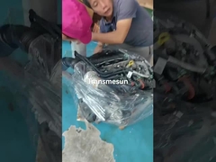 自動車エンジンの組立