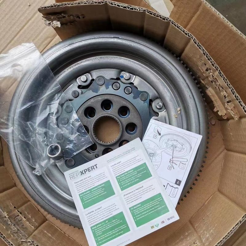 アウディSEAT スコダ VW DQ250 06J105266D 双重マスのフライホイール用クラッチキット 36001826 部品番号