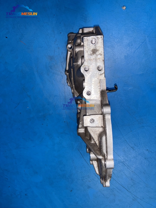 K114 CVTトランスミッションハウジングのリアカバーには5つの固定穴があり、2019年型トヨタC-HRに適合します。